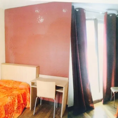 托尔比亚克酒店 酒店 *