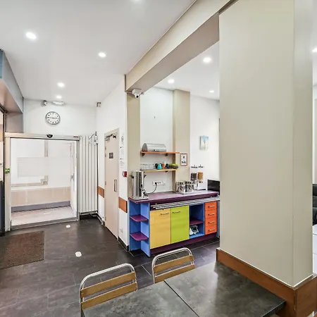 托尔比亚克酒店 *